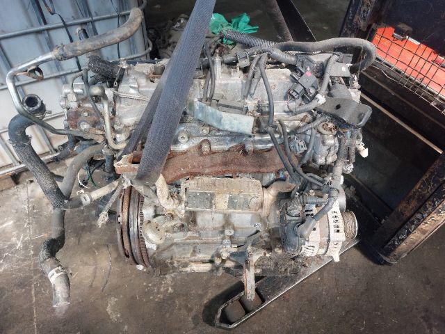 bontott TOYOTA AURIS Komplett Motor (Segédberendezésekkel)