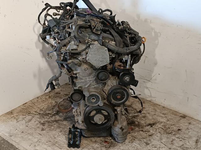 bontott TOYOTA AURIS Komplett Motor (Segédberendezésekkel)