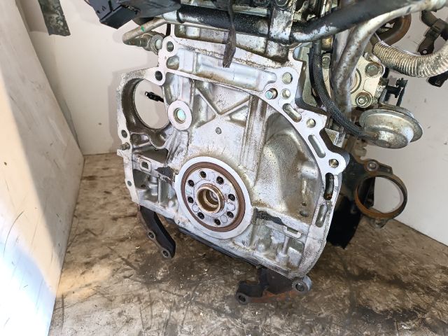 bontott TOYOTA AURIS Komplett Motor (Segédberendezésekkel)