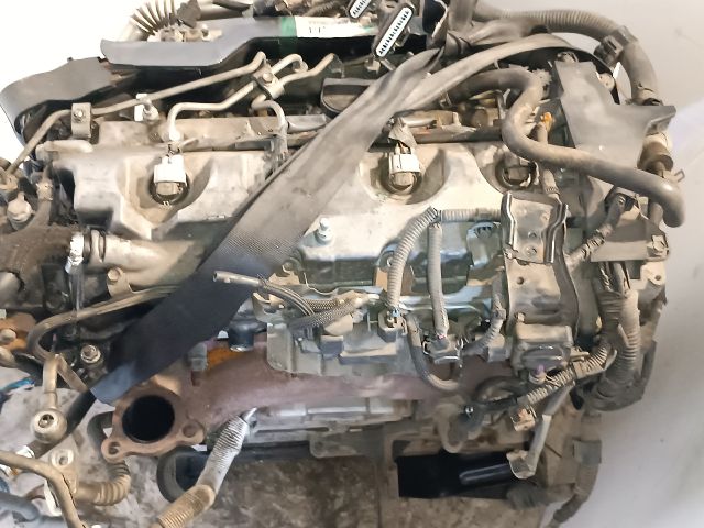 bontott TOYOTA AURIS Komplett Motor (Segédberendezésekkel)