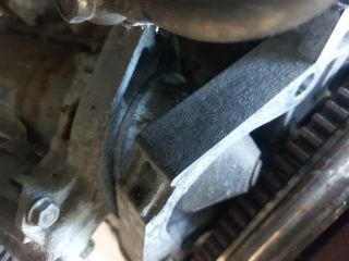 bontott TOYOTA AURIS Komplett Motor (Segédberendezésekkel)