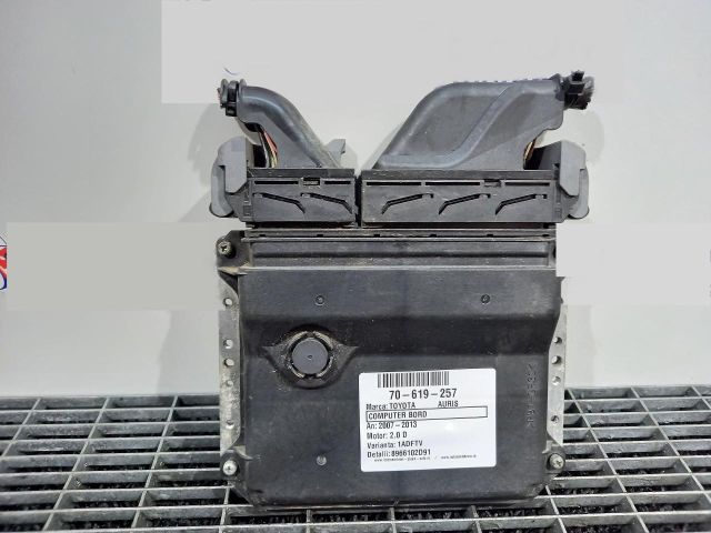 bontott TOYOTA AURIS Motorvezérlő