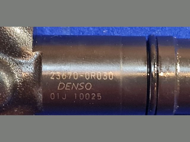 bontott TOYOTA AURIS Porlasztó (1 db)