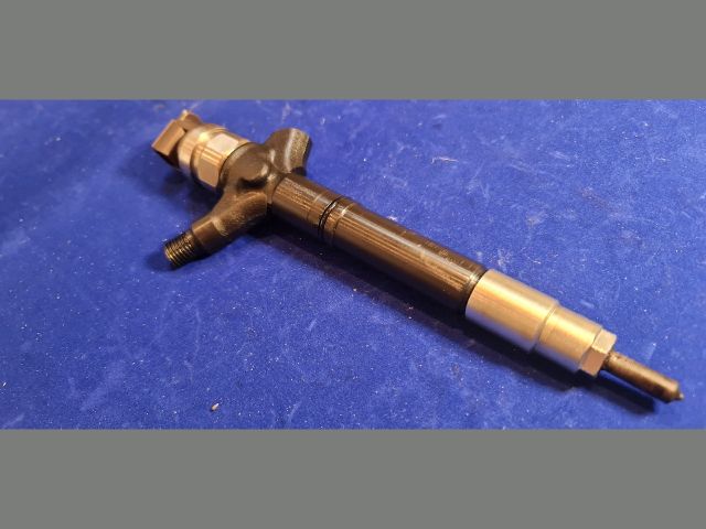 bontott TOYOTA AURIS Porlasztó (1 db)