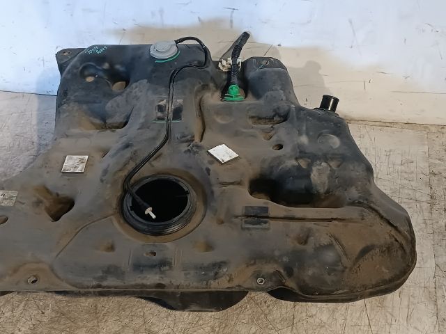 bontott TOYOTA AURIS Tank