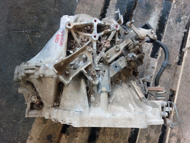 bontott TOYOTA AURIS Váltó (Mechanikus)