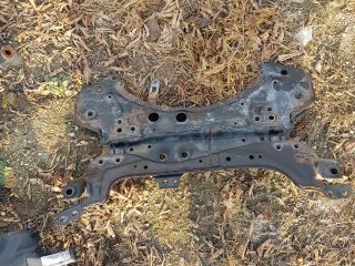 bontott TOYOTA AURIS Első Bölcső