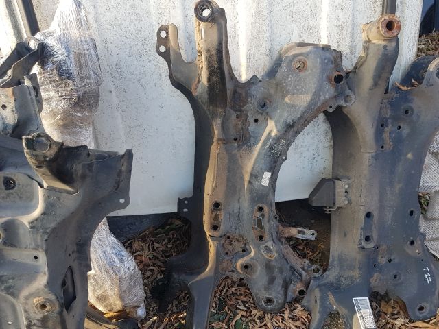 bontott TOYOTA AURIS Első Bölcső