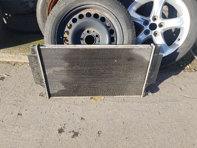 bontott TOYOTA AURIS Vízhűtő Radiátor (Klímás)