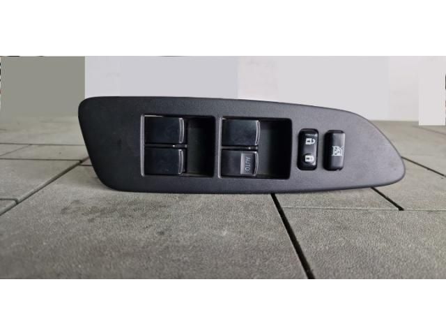 bontott TOYOTA AURIS Ablakemelő Kapcsoló Négyes / Kettes