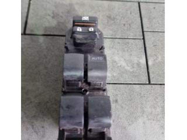 bontott TOYOTA AURIS Ablakemelő Kapcsoló Négyes / Kettes