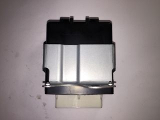 bontott TOYOTA AURIS Ablaktörlő Relé