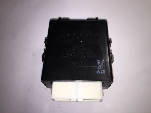 bontott TOYOTA AURIS Ablaktörlő Relé