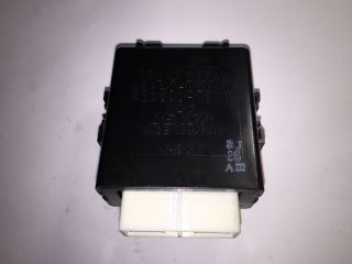 bontott TOYOTA AURIS Ablaktörlő Relé