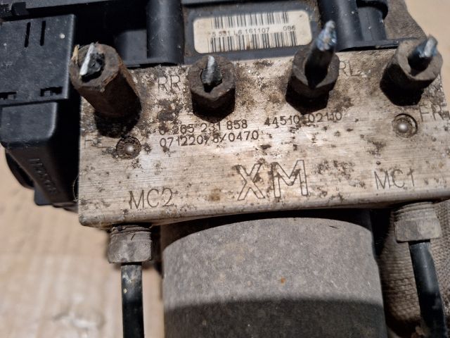 bontott TOYOTA AURIS ABS Kocka