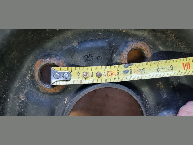 bontott TOYOTA AURIS Acélfelni (1 db)