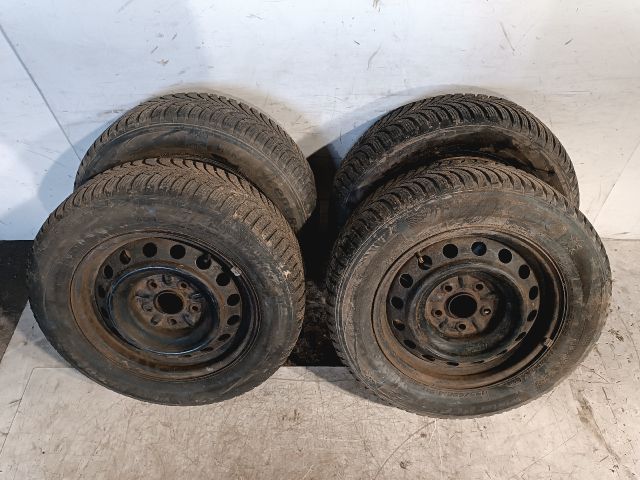 bontott TOYOTA AURIS Acélfelni Szett Gumival