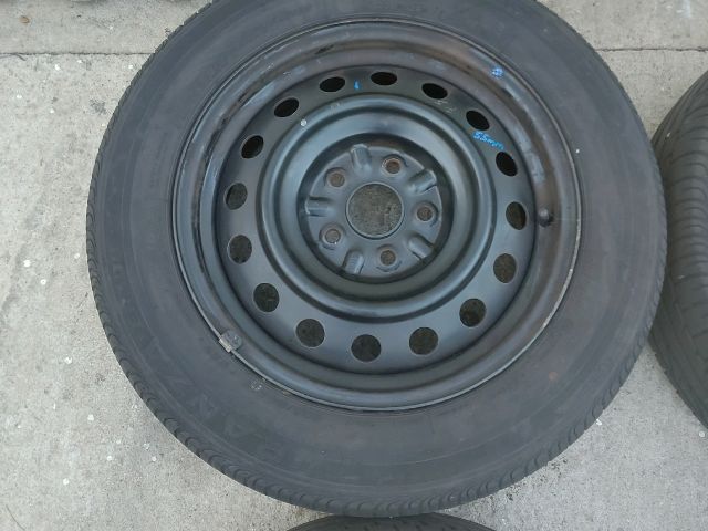 bontott TOYOTA AURIS Acélfelni Szett Gumival