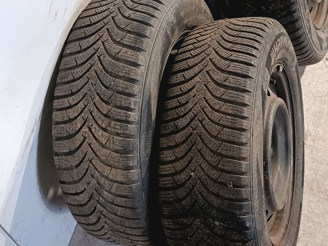 bontott TOYOTA AURIS Acélfelni Szett Gumival