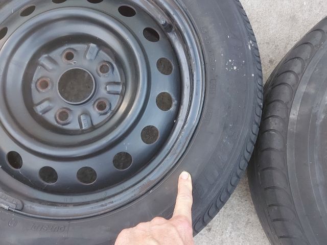 bontott TOYOTA AURIS Acélfelni Szett Gumival