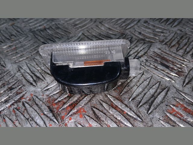 bontott TOYOTA AURIS Ajtó Kárpit Világítás