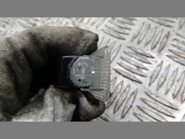 bontott TOYOTA AURIS Ajtó Kárpit Világítás