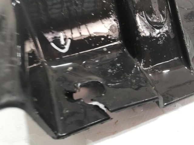 bontott TOYOTA AURIS Alsó Hűtőburkolat