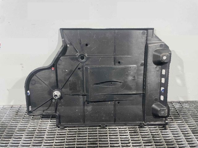 bontott TOYOTA AURIS Alsó Motorburkolat