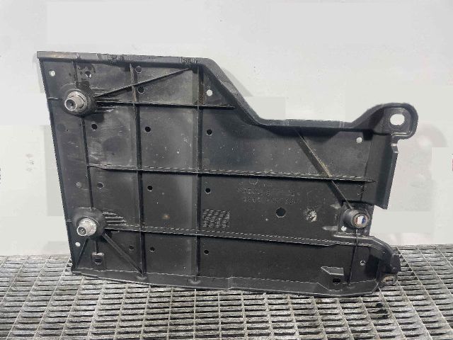 bontott TOYOTA AURIS Alsó Motorburkolat