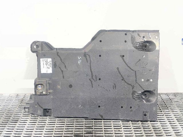 bontott TOYOTA AURIS Alsó Motorburkolat