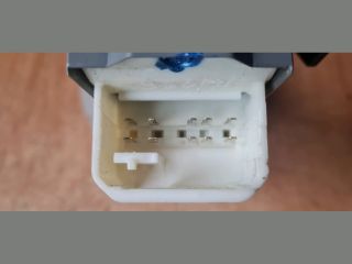 bontott TOYOTA AURIS Bal első Ablakemelő Kapcsoló