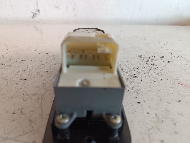 bontott TOYOTA AURIS Bal első Ablakemelő Kapcsoló