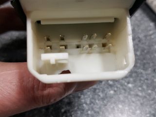 bontott TOYOTA AURIS Bal első Ablakemelő Kapcsoló