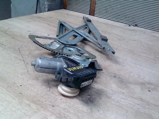 bontott TOYOTA AURIS Bal első Ablakemelő Szerkezet (Elektromos)