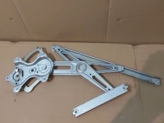 bontott TOYOTA AURIS Bal első Ablakemelő Szerkezet (Elektromos)