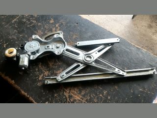 bontott TOYOTA AURIS Bal első Ablakemelő Szerkezet (Elektromos)