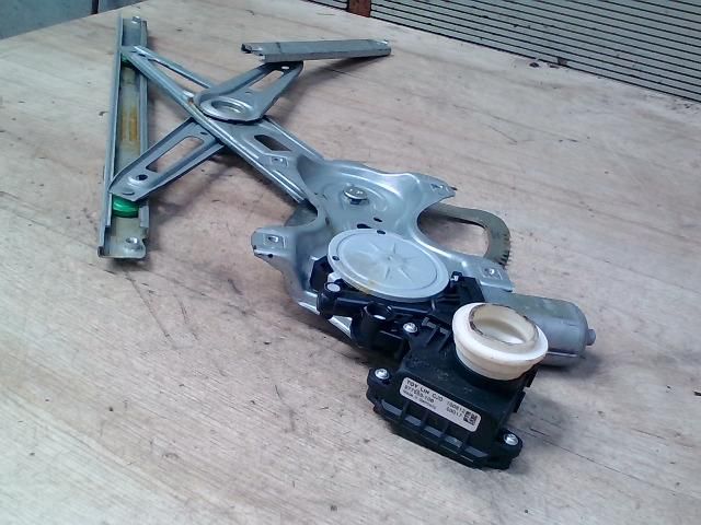 bontott TOYOTA AURIS Bal első Ablakemelő Szerkezet (Elektromos)