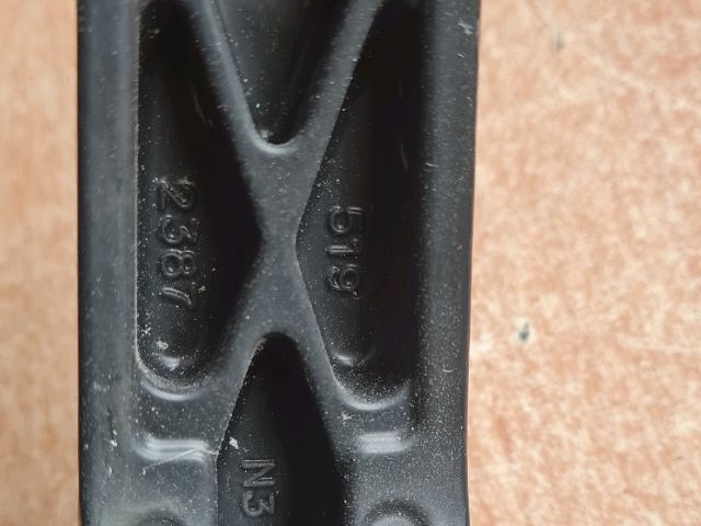 bontott TOYOTA AURIS Bal első Ablaktörlő Kar