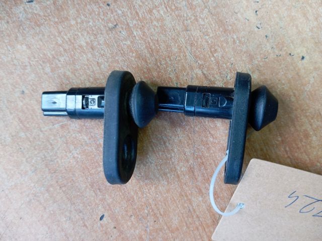 bontott TOYOTA AURIS Bal első Ajtó Kapcsoló