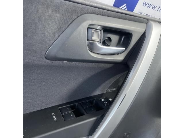 bontott TOYOTA AURIS Bal első Ajtó Kárpit