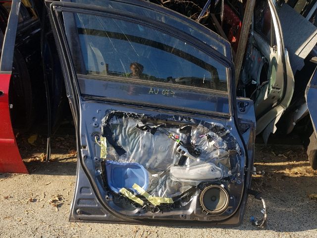 bontott TOYOTA AURIS Bal első Ajtó (Részeivel)