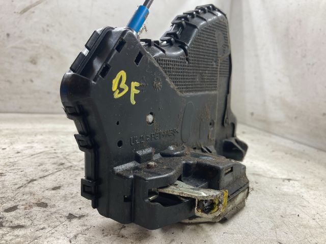 bontott TOYOTA AURIS Bal első Ajtózár