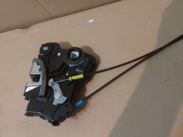 bontott TOYOTA AURIS Bal első Ajtózár