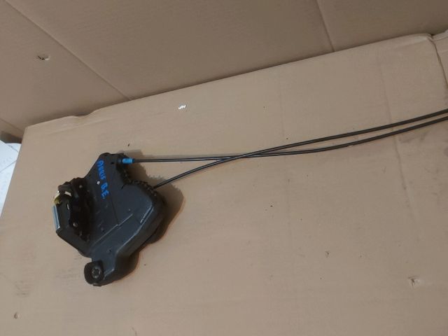 bontott TOYOTA AURIS Bal első Ajtózár