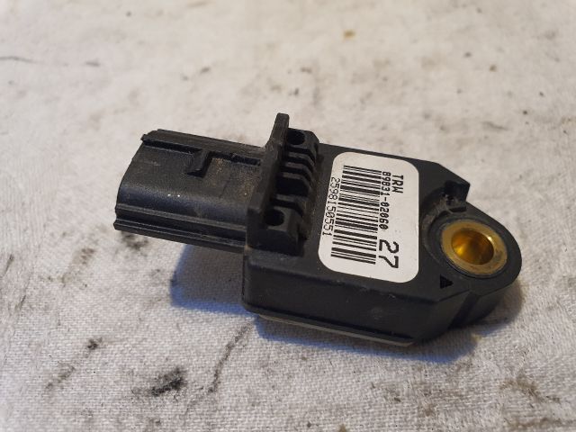 bontott TOYOTA AURIS Bal első Oldal Ütközés Érzékelő