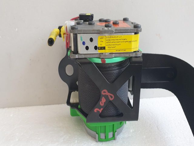 bontott TOYOTA AURIS Bal első Övfeszítő