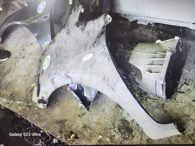 bontott TOYOTA AURIS Bal első Sárvédő