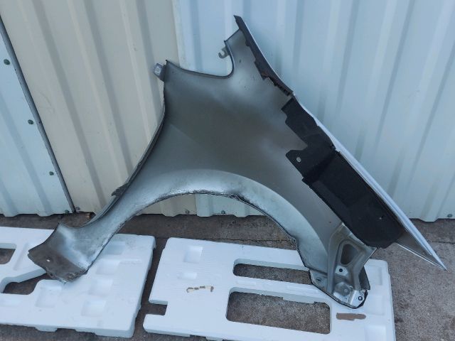 bontott TOYOTA AURIS Bal első Sárvédő