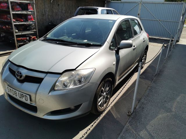 bontott TOYOTA AURIS Bal első Zárbetét