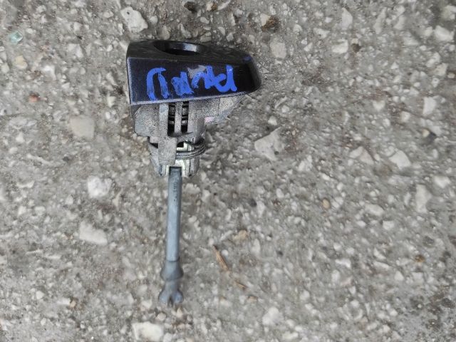 bontott TOYOTA AURIS Bal első Zárbetét